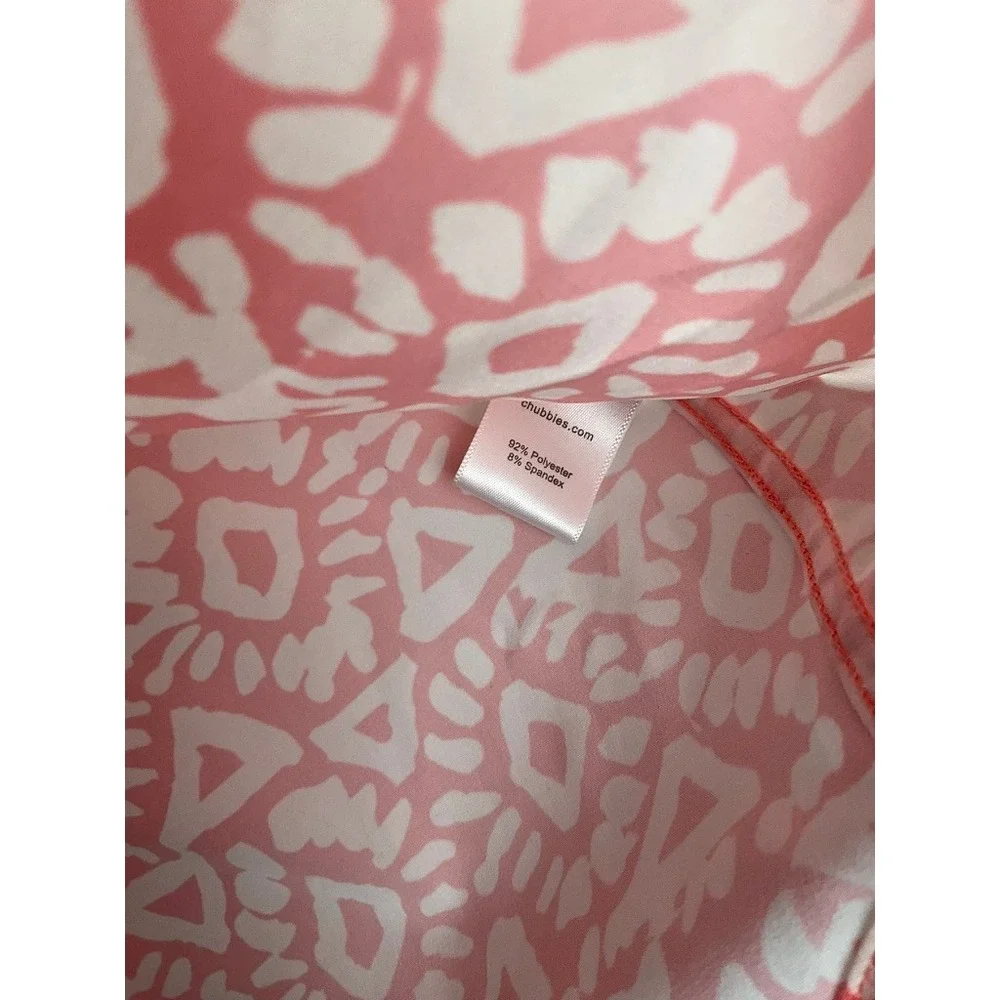 Chubbies Mens Medium Salmon Pink Geometric Tribal Performance Short Sleeve Shirt